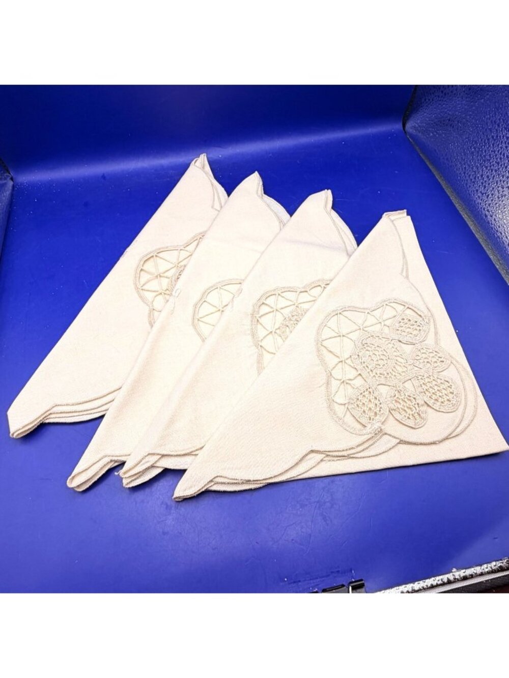 Vintage Battenberg Lace Linen Napkins Set of 4 Cream Embroidered Scalloped Edge